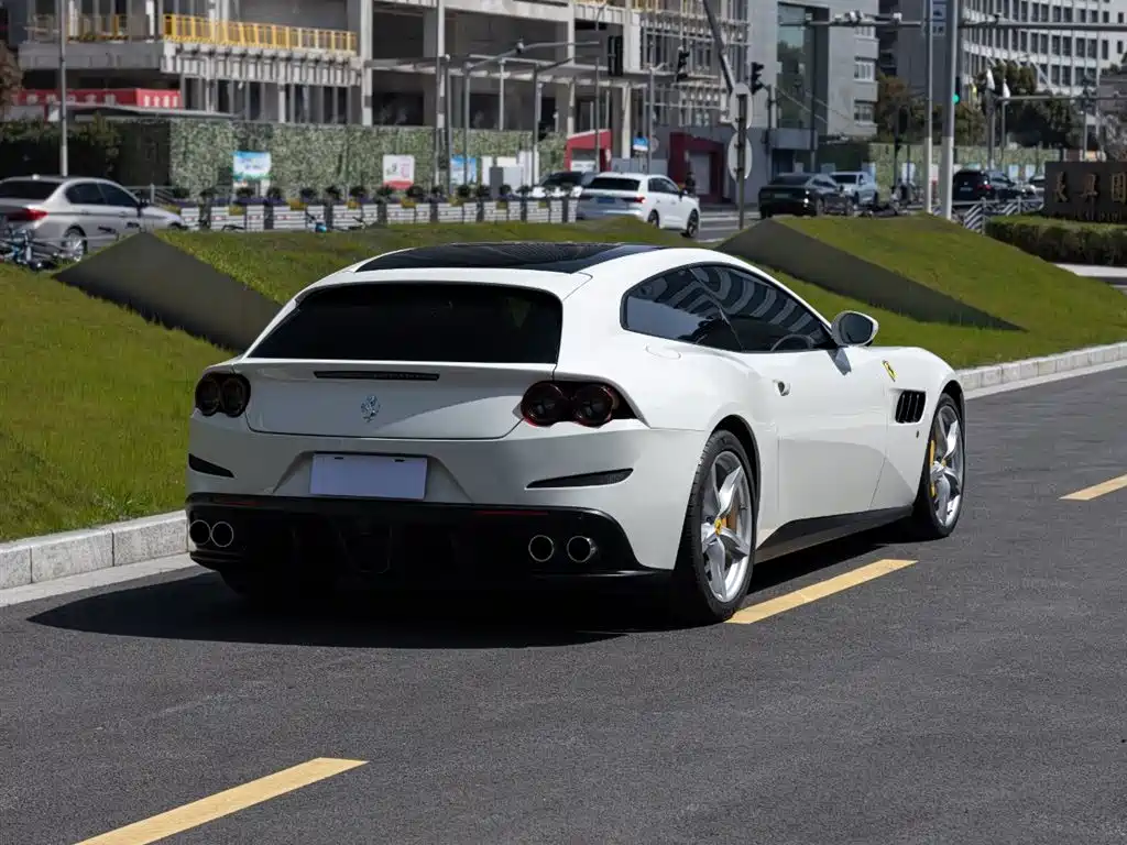 GTC4Lusso 2017 3.9T V8 купить на сайте DeffCars