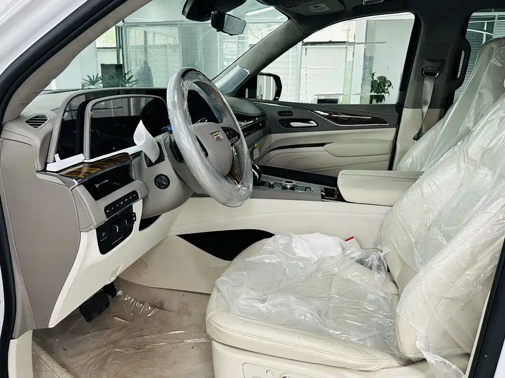 Escalade ESCALADE 2017 6.2L ESV Platinum Edition Extended купить на сайте DeffCars