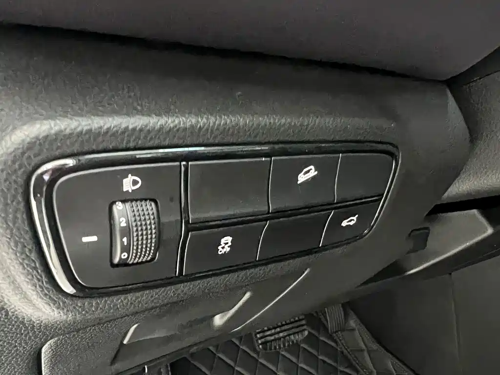 Trumpchi M6 2025 MAX 270T WDCT Deluxe Edition купить на сайте DeffCars