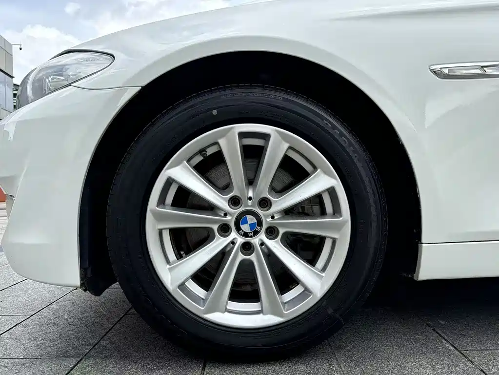 BMW 5 Series 2013 525Li Luxury Model купить на сайте DeffCars