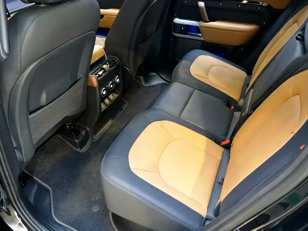 Land Rover Defender 2024 110 3.0T P400 X-DYNAMIC HSE купить на сайте DeffCars