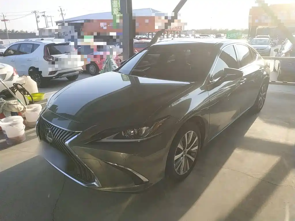 Lexus ES 2020 200 Excellence Edition купить на сайте DeffCars
