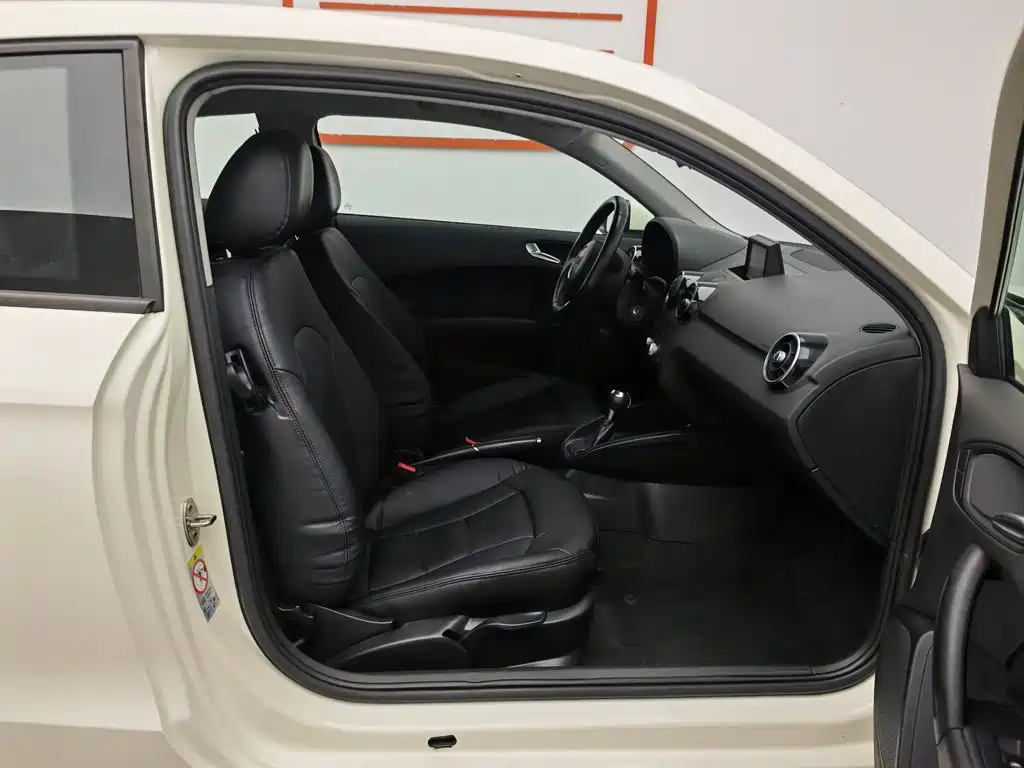 Audi A1 2012 1.4 TFSI Urban купить на сайте DeffCars