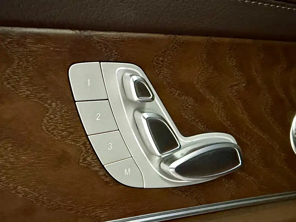 Mercedes-Benz E-Class 2023 E 300 L Luxury Model купить на сайте DeffCars