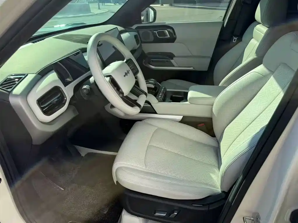 Titanium 3 2025 501KM rear drive Pro version купить на сайте DeffCars