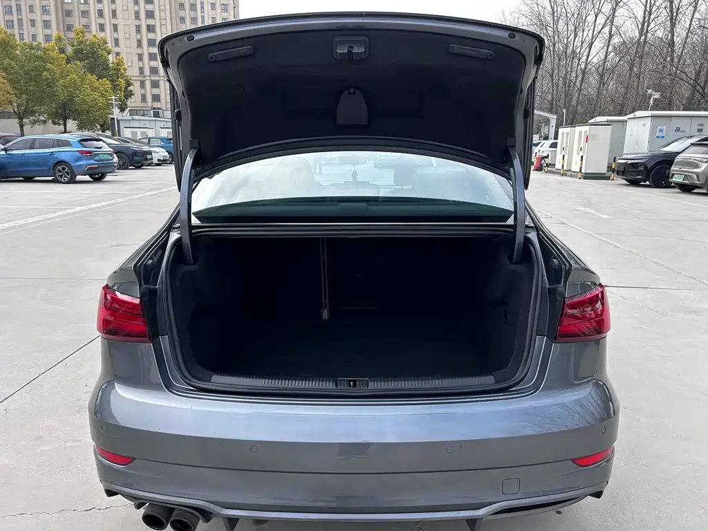 Audi A3 2019 Limousine 35 TFSI Fashion Type National V купить на сайте DeffCars