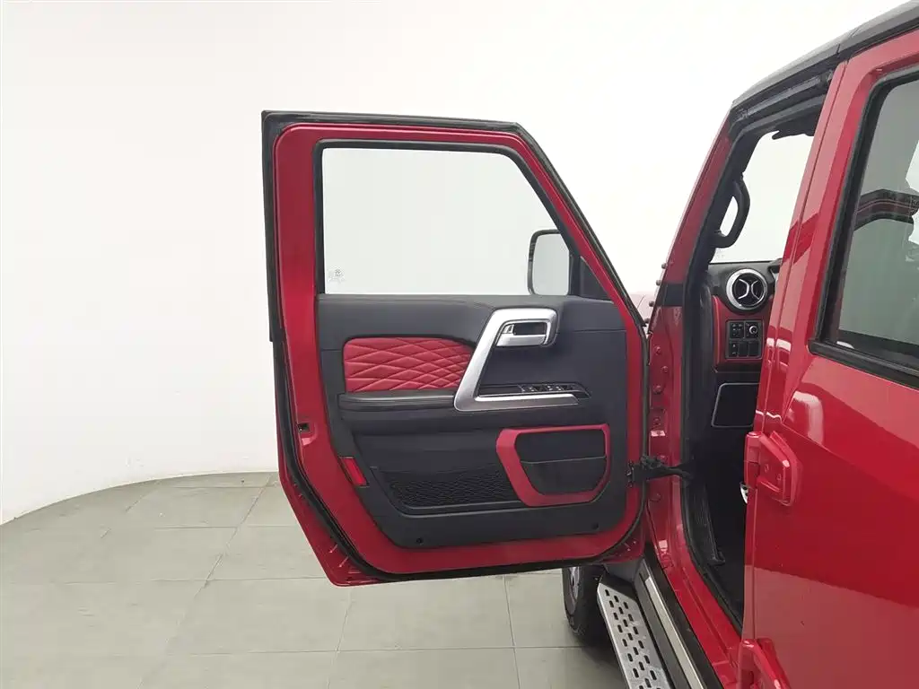 Beijing Off-Road BJ40 2019 PLUS 2.3T Manual 4WD Exclusive Edition National VI купить на сайте DeffCars