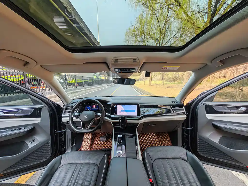 Touron 2022 380TSI four-wheel drive luxury version купить на сайте DeffCars