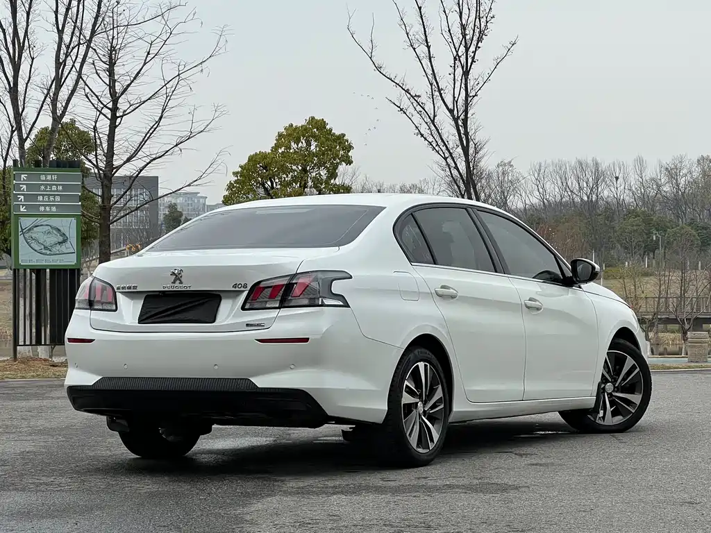 Peugeot 408 2019 360THP Automatic Deluxe Edition National VI купить на сайте DeffCars