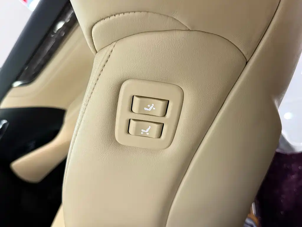 Wilfa 2021 Crown Dual Engine 2.5L HV Premium Edition купить на сайте DeffCars