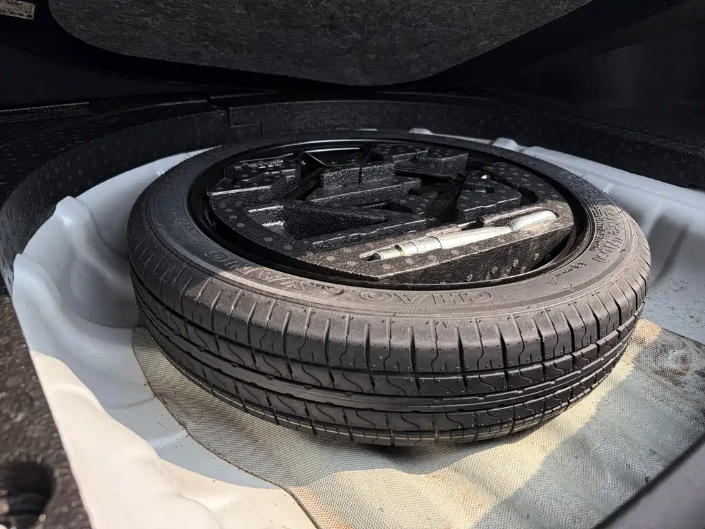 Roewe i5 2021 1.5L manual platinum version купить на сайте DeffCars
