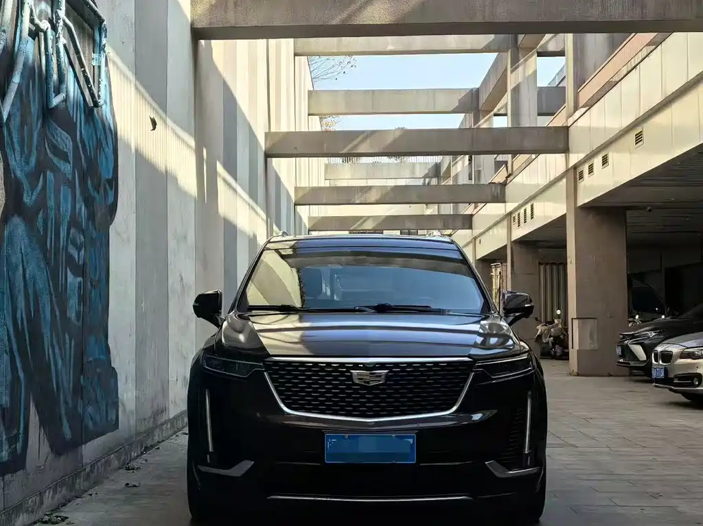Cadillac XT6 2020 28T six-seat luxury model купить на сайте DeffCars