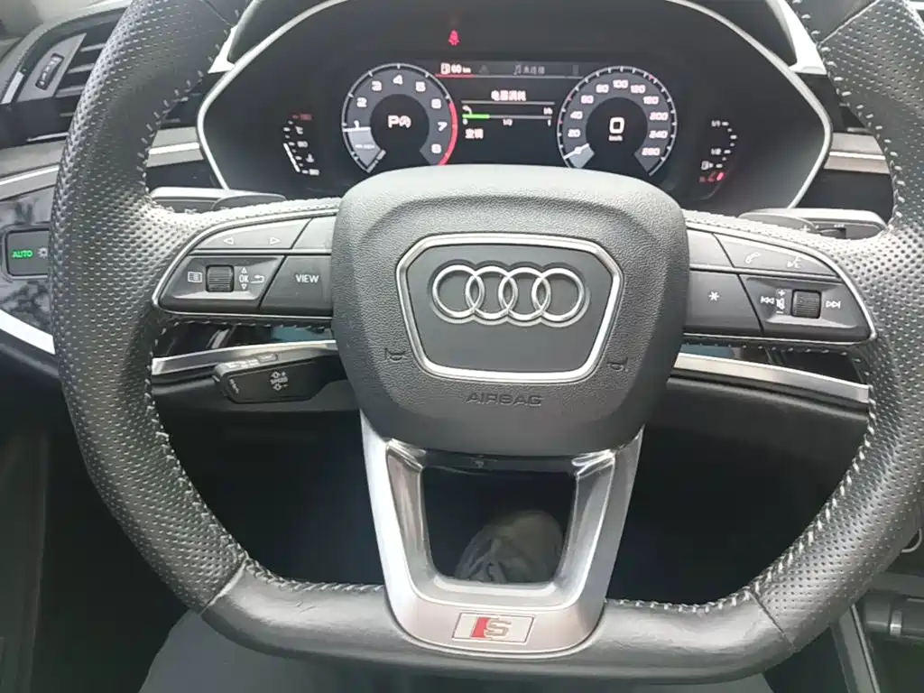 Audi Q3 Sportback 2020 40 TFSI Fashion купить на сайте DeffCars