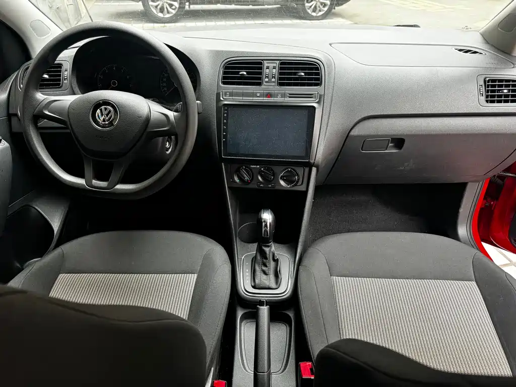 Polo 2018 1.5L automatic luxury model купить на сайте DeffCars