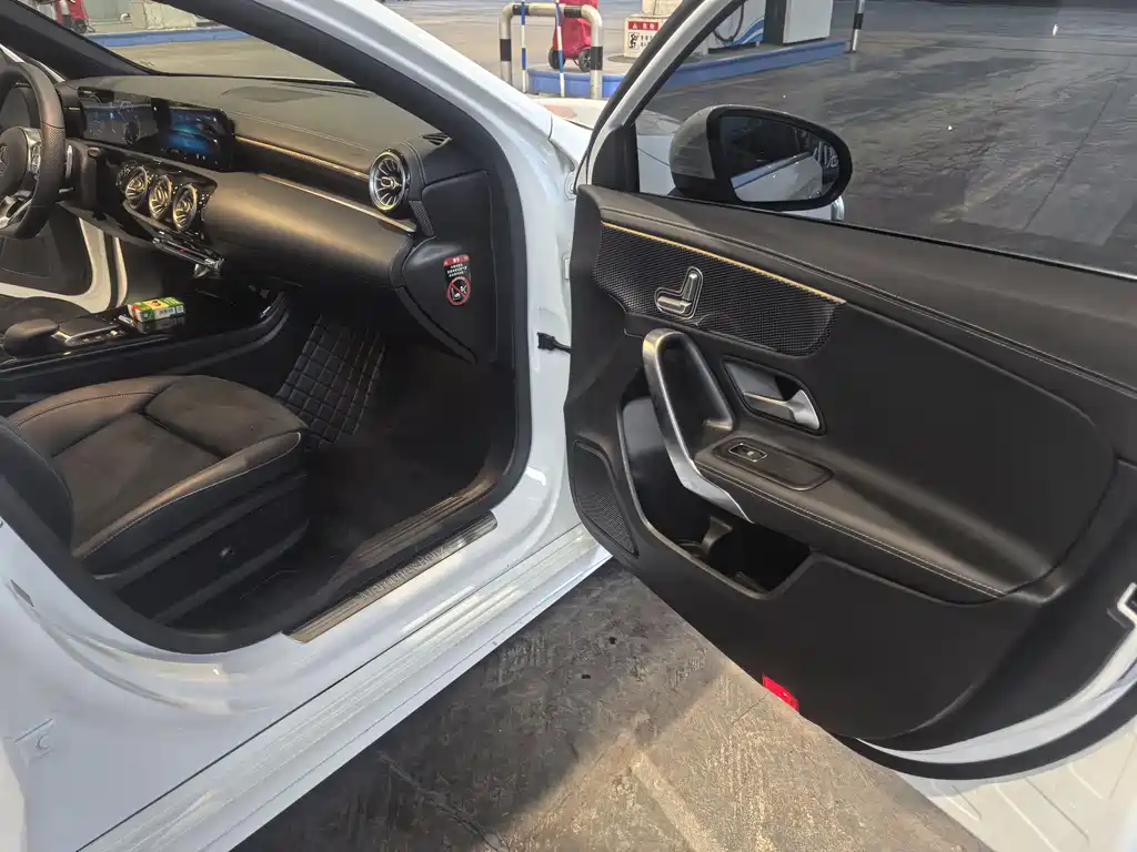 Mercedes-Benz A-Class 2021 A 200 L Sports Sedan Fashionable купить на сайте DeffCars