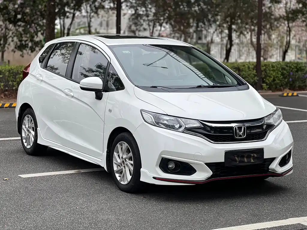 Fit 2018 1.5L CVT Trendy Running+ Edition купить на сайте DeffCars