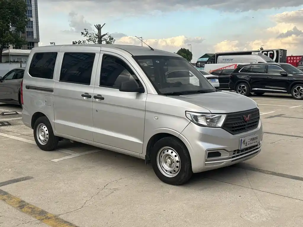 Wuling Hongguang V 2021 1.5L facelift version LAR купить на сайте DeffCars