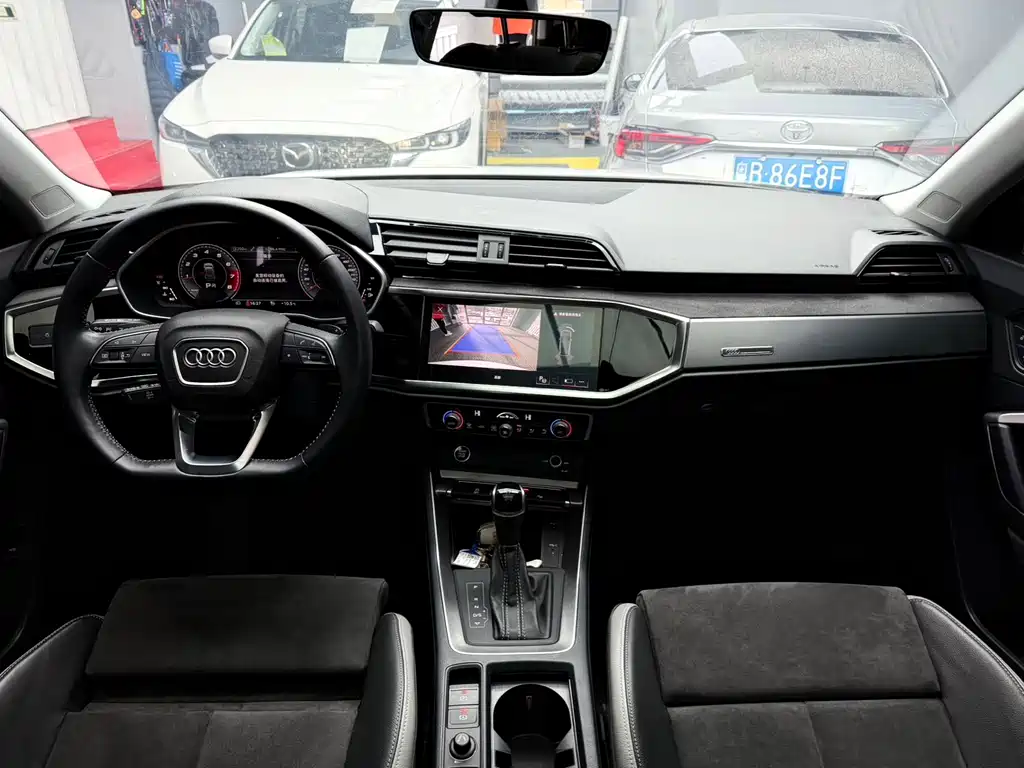 Audi Q3 2022 35 TFSI Fashionable and Dynamic купить на сайте DeffCars