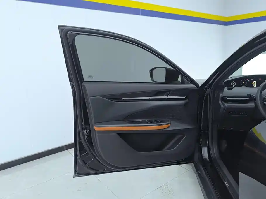 Changan UNI-V 2022 1.5T premium model купить на сайте DeffCars