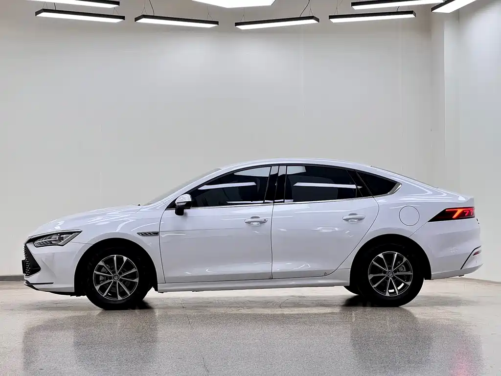 Qin PLUS 2024 Honor Edition DM-i 55KM Leading Type купить на сайте DeffCars