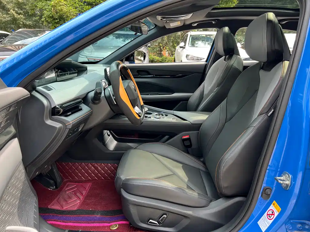 Changan UNI-V 2022 1.5T premium model купить на сайте DeffCars