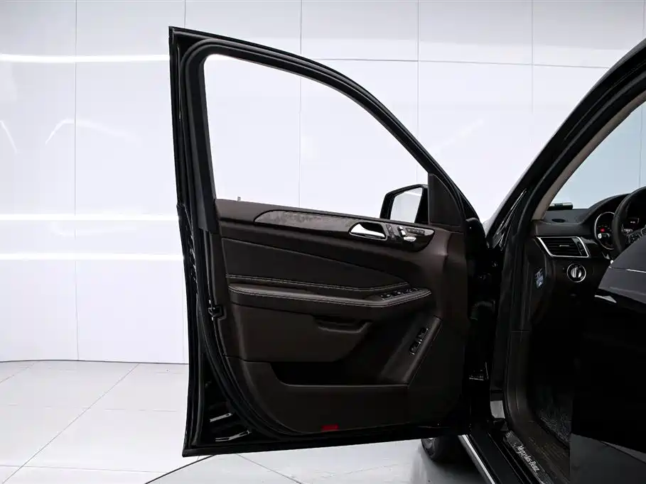 Mercedes-Benz GLS 2018 facelift GLS 400 4MATIC dynamic version купить на сайте DeffCars