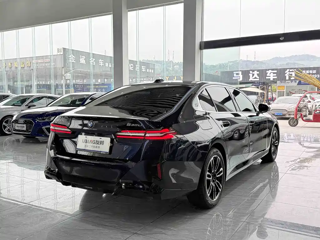 BMW 5 Series 2025 530Li Leading M Sports Package купить на сайте DeffCars