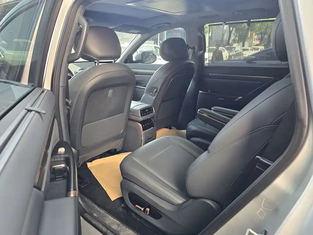 eπ008 2024 model 210Max extended range version 6 seats купить на сайте DeffCars