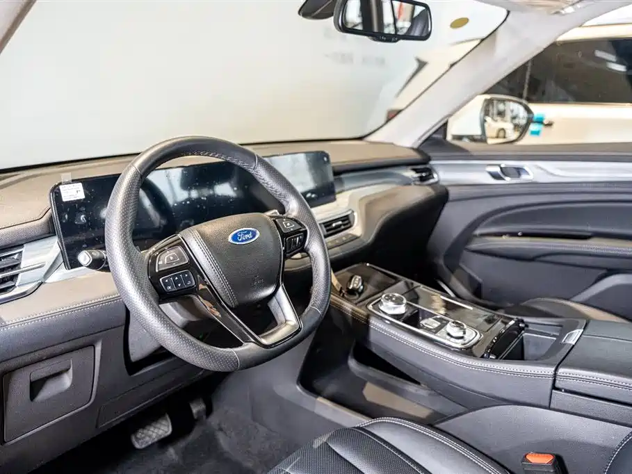 Lingyu 2023 EcoBoost 225 platinum collar type 7 seats (2/2/3) купить на сайте DeffCars