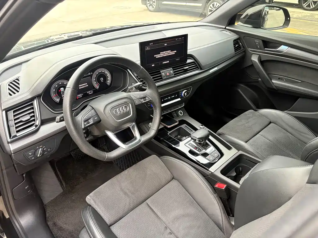 Audi Q5L Sportback 2022 40 TFSI luxury model купить на сайте DeffCars