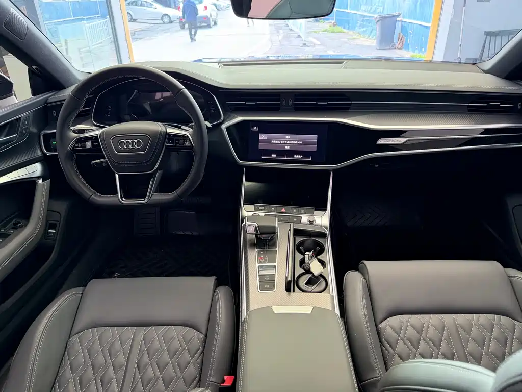 Audi A7L 2024 45 TFSI quattro RS package racing version купить на сайте DeffCars