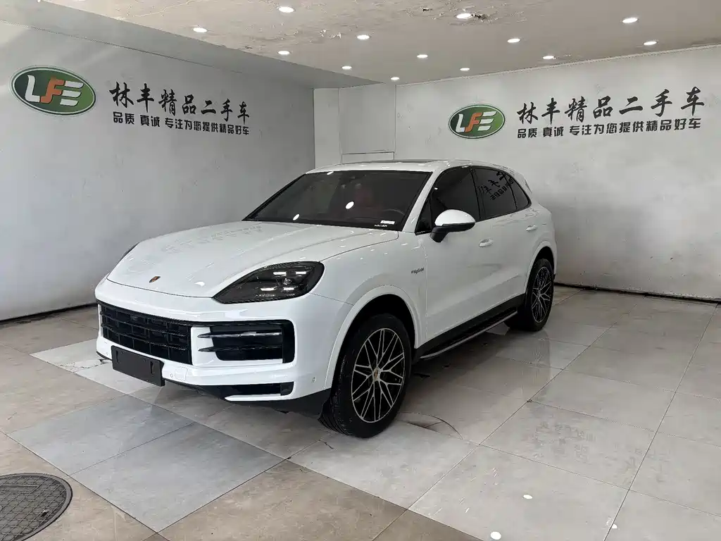 Cayenne New Energy 2024 Cayenne E-Hybrid 2.0T купить на сайте DeffCars