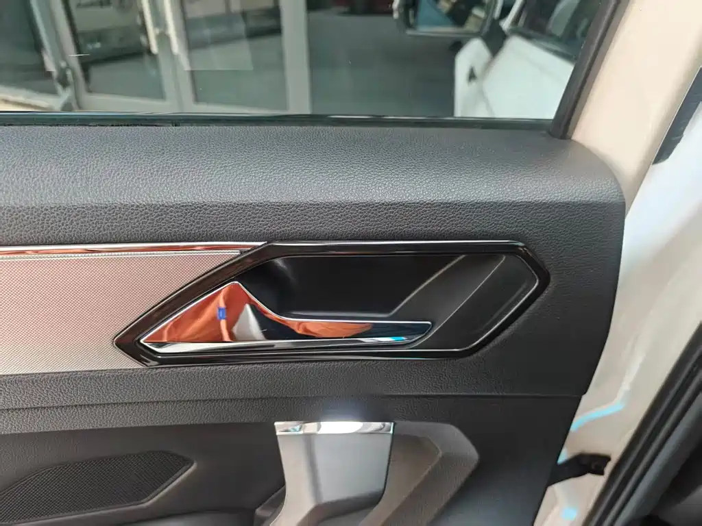 Tiguan L 2019 330TSI automatic two-wheel drive panoramic comfort version National VI купить на сайте DeffCars