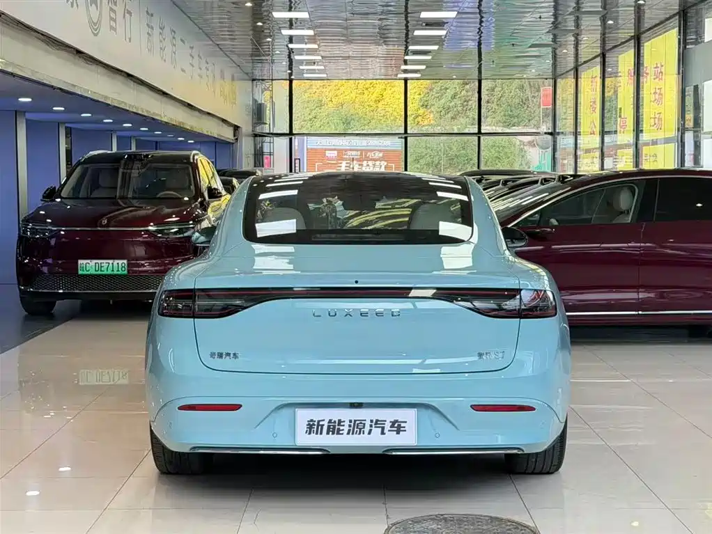 Zhijie S7 2025 model 705km Max купить на сайте DeffCars