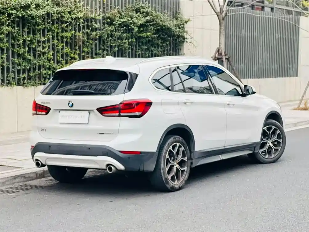BMW X1 2022 sDrive25Li Leading Model купить на сайте DeffCars