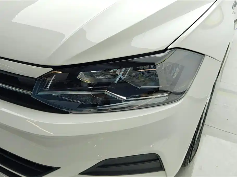 Polo 2021 Plus 1.5L Automatic Colorful Technology Edition купить на сайте DeffCars