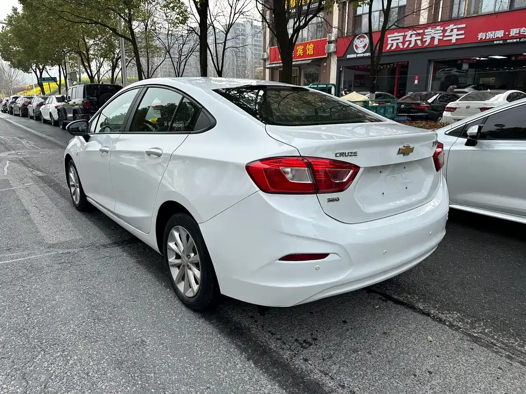 Cruze 2018 320 Automatic Pioneer Sunroof Edition купить на сайте DeffCars