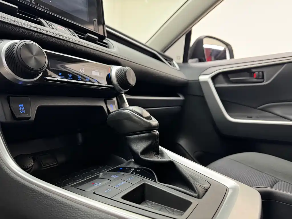 RAV4 Rongfang 2022 2.0L CVT two-wheel drive urban version купить на сайте DeffCars