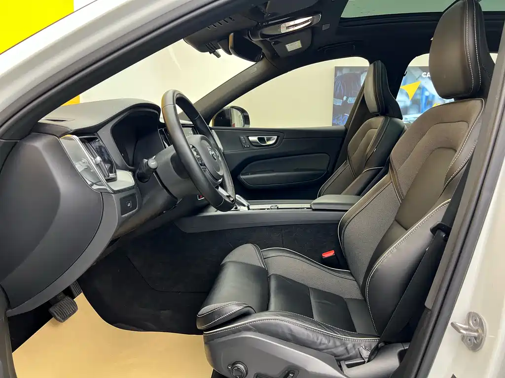 Volvo XC60 2023 B5 four-wheel drive Zhiyuan Sports Edition купить на сайте DeffCars
