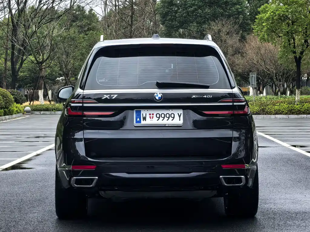 BMW X7 2024 xDrive40i Leading Luxury Package купить на сайте DeffCars