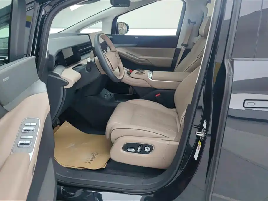 Xpeng X9 2025 pure electric 740 long battery life Max купить на сайте DeffCars