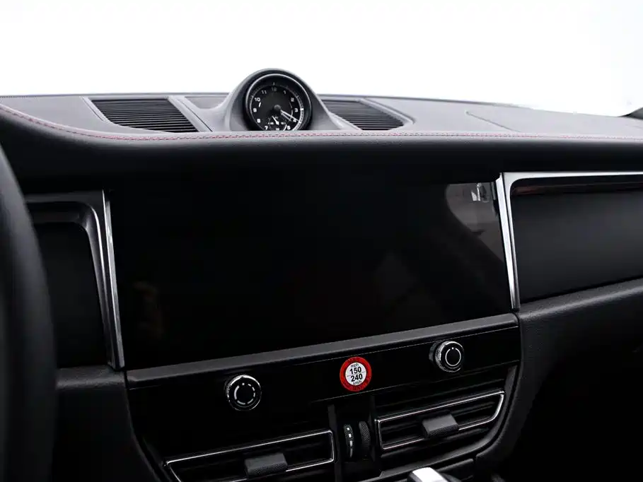 Macan 2025 Macan 2.0T Dream Edition купить на сайте DeffCars