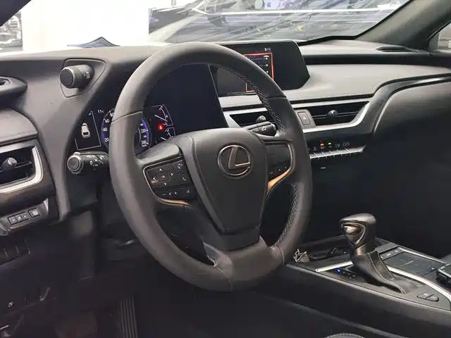 Lexus UX 2020 260h Detective Cool Edition National V купить на сайте DeffCars
