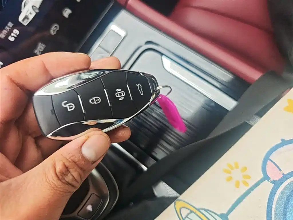 Hongqi H5 2024 1.5T HEV Zhilian Qichang Edition купить на сайте DeffCars