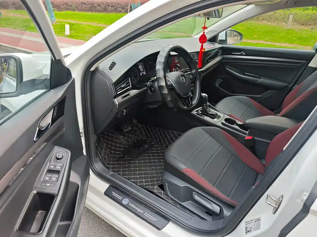 Bora 2020 1.5L automatic comfort model купить на сайте DeffCars