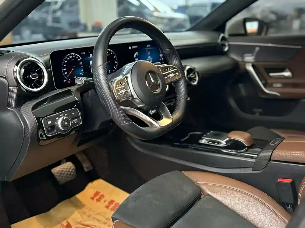 Mercedes-Benz A-Class 2019 A 200 L Sports Sedan купить на сайте DeffCars