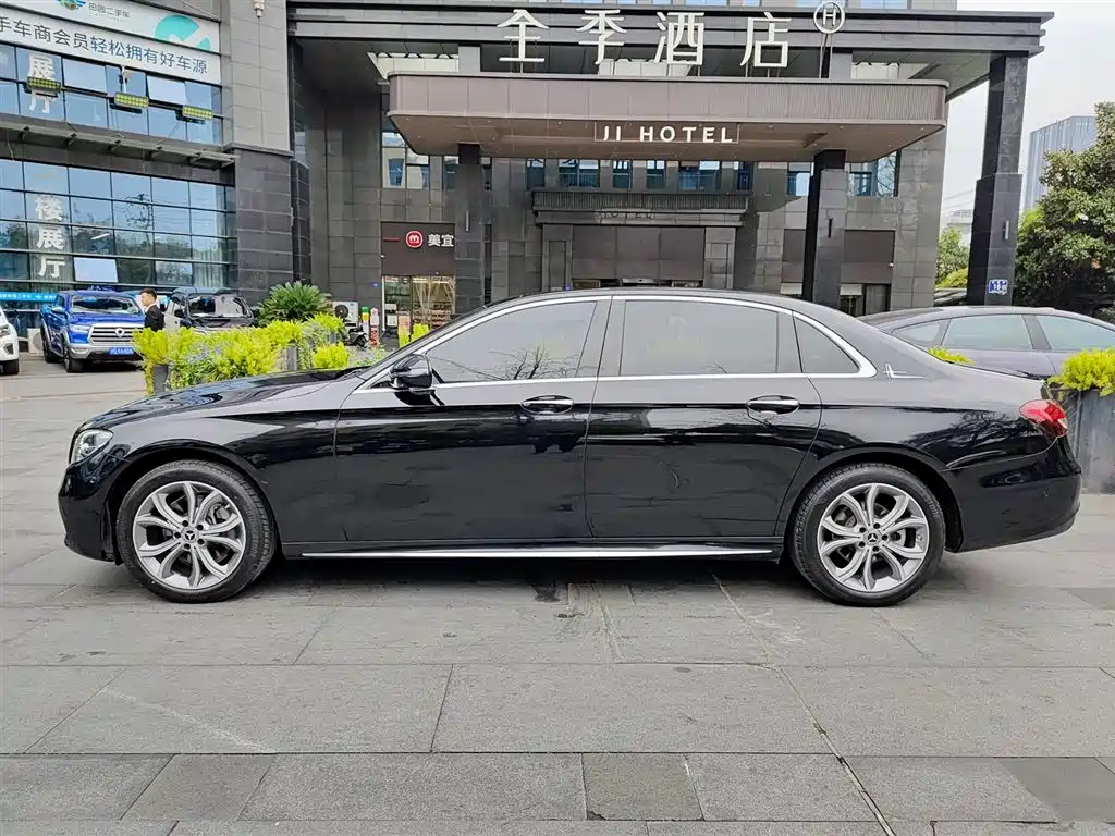 Mercedes-Benz E-Class 2022 E 300 L Sporty and Fashionable купить на сайте DeffCars