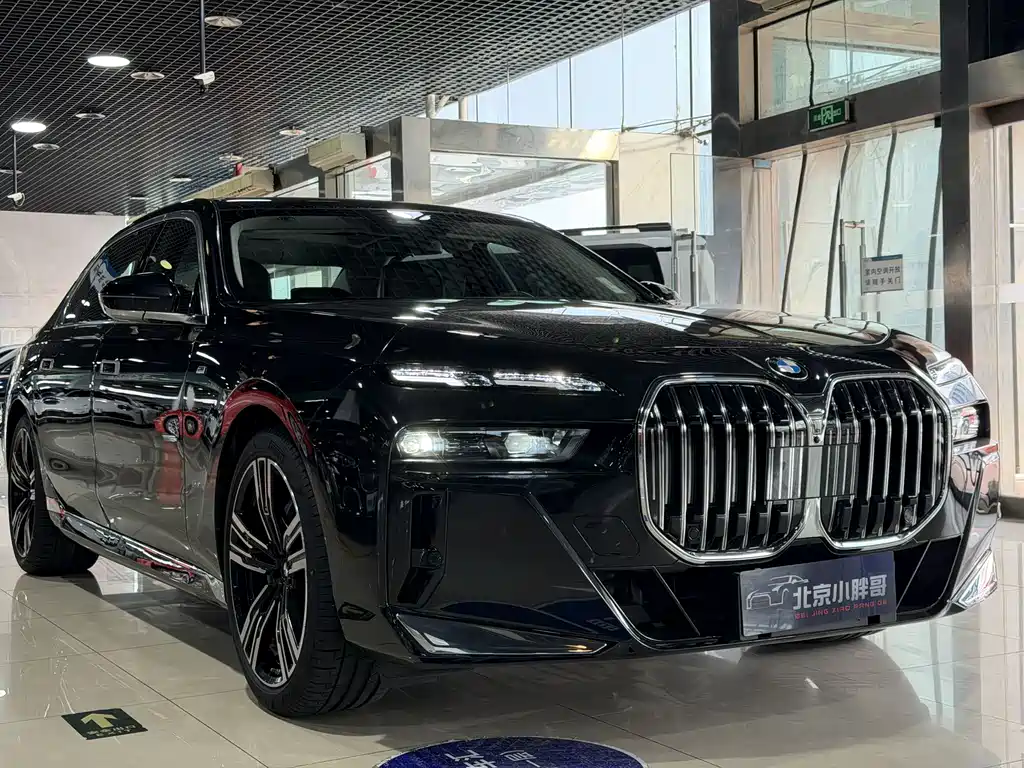 BMW 7 Series 2023 740Li Leading M Sports Package купить на сайте DeffCars