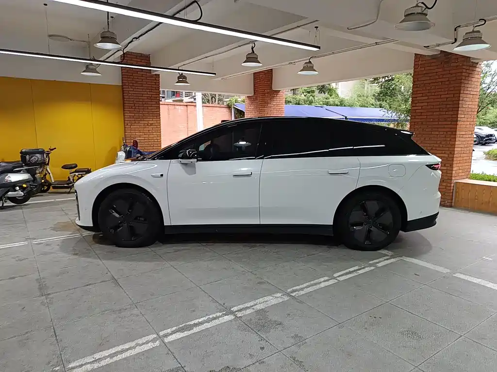 Ideal i6 2025 two-wheel drive standard version купить на сайте DeffCars