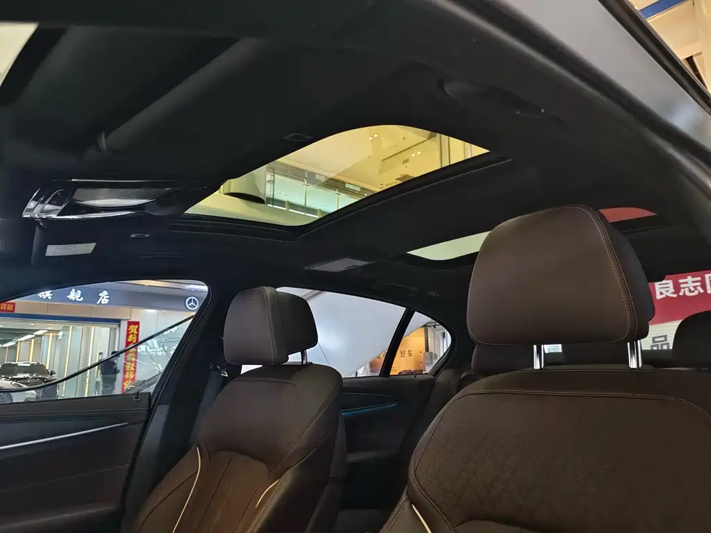 BMW 5 Series 2021 Facelift 530Li Exclusive M Sports Package купить на сайте DeffCars
